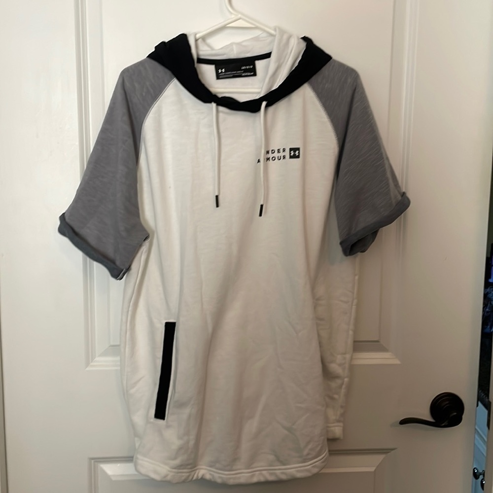 Short sleeve hoodie
